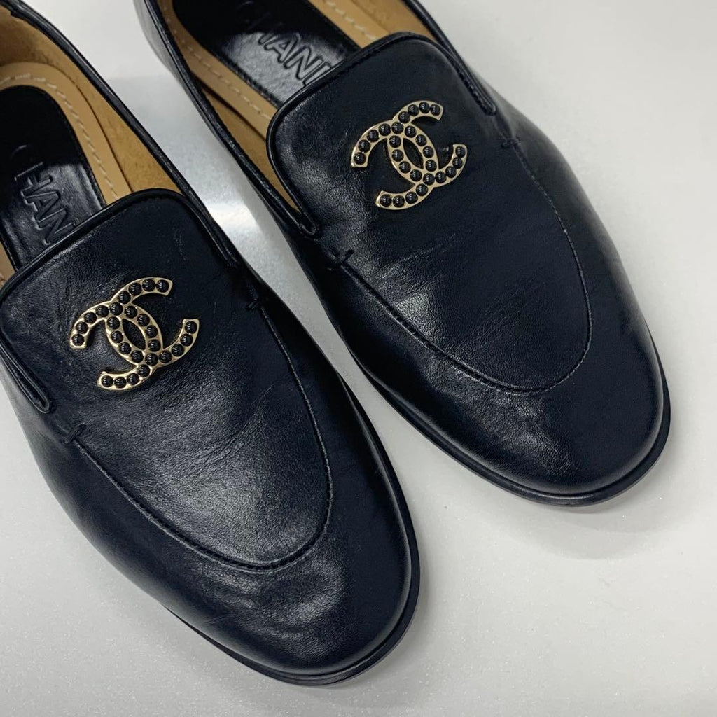 Chanel CC Logo Leather Loafers Black — view 9