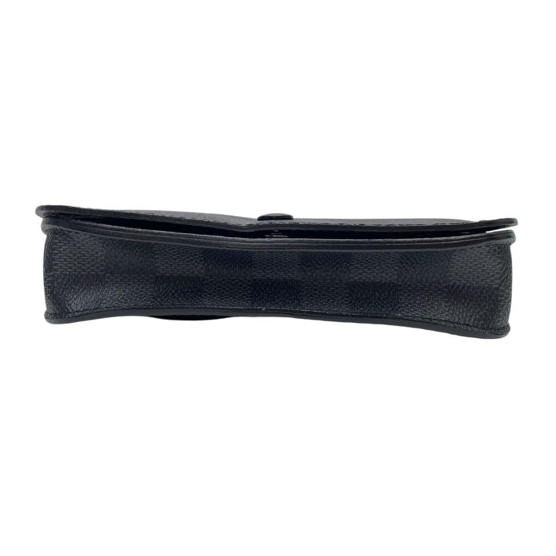 Louis Vuitton Damier Graphite Pochette Homme Waist Bag — view 5