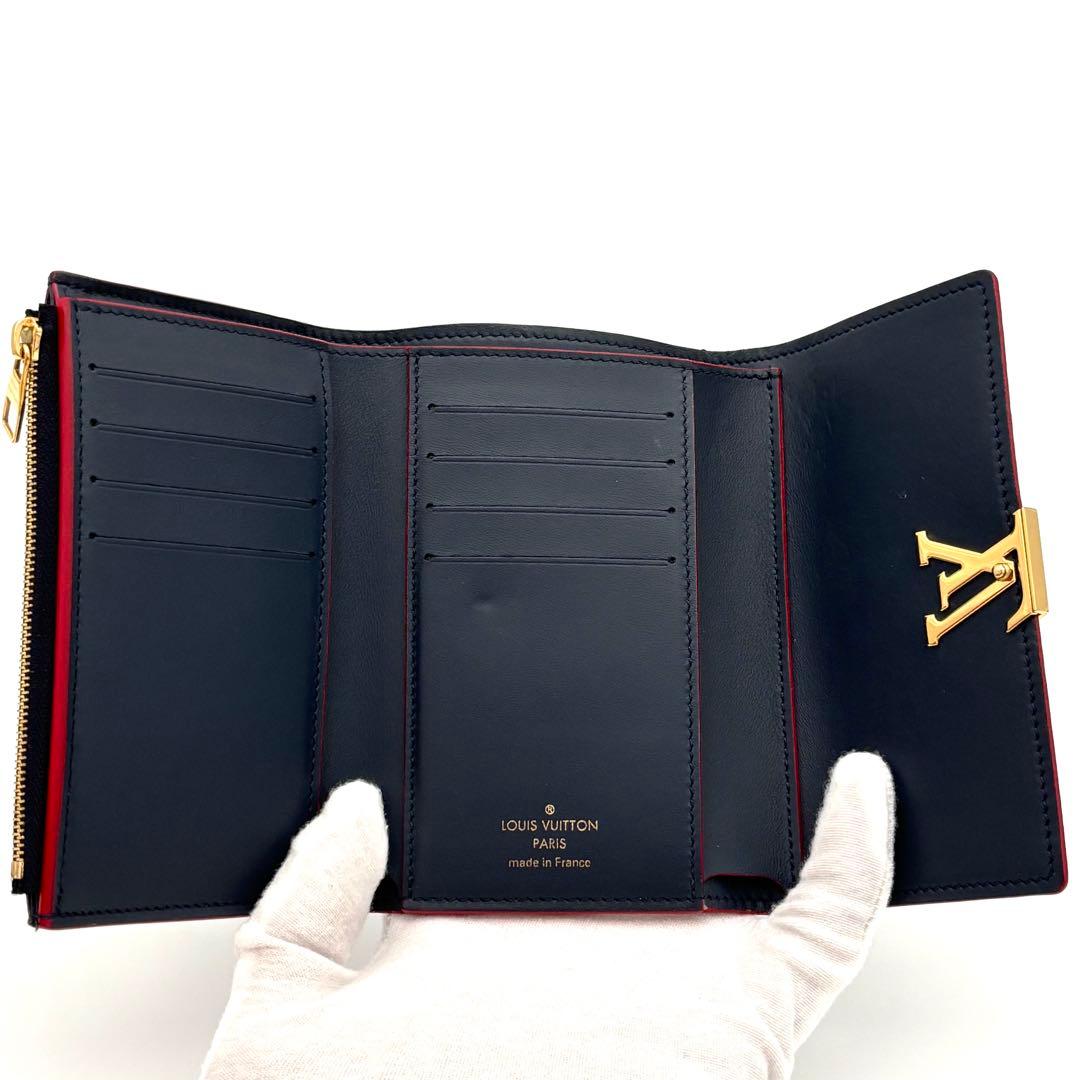 Louis Vuitton Wallet Portefeuille Capucines Compact Navy — view 4