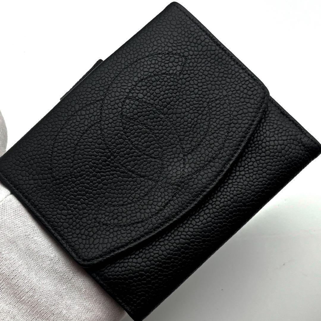 Chanel Wallet Jumbo CC Logo Caviar Hook Bifold — view 2