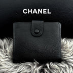 Chanel Wallet Jumbo CC Logo Caviar Hook Bifold — view 3