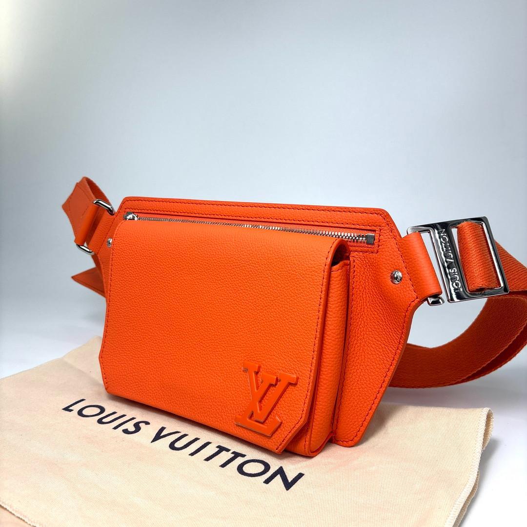 Louis Vuitton LV Aerogram Bum Bag Leather — view 2