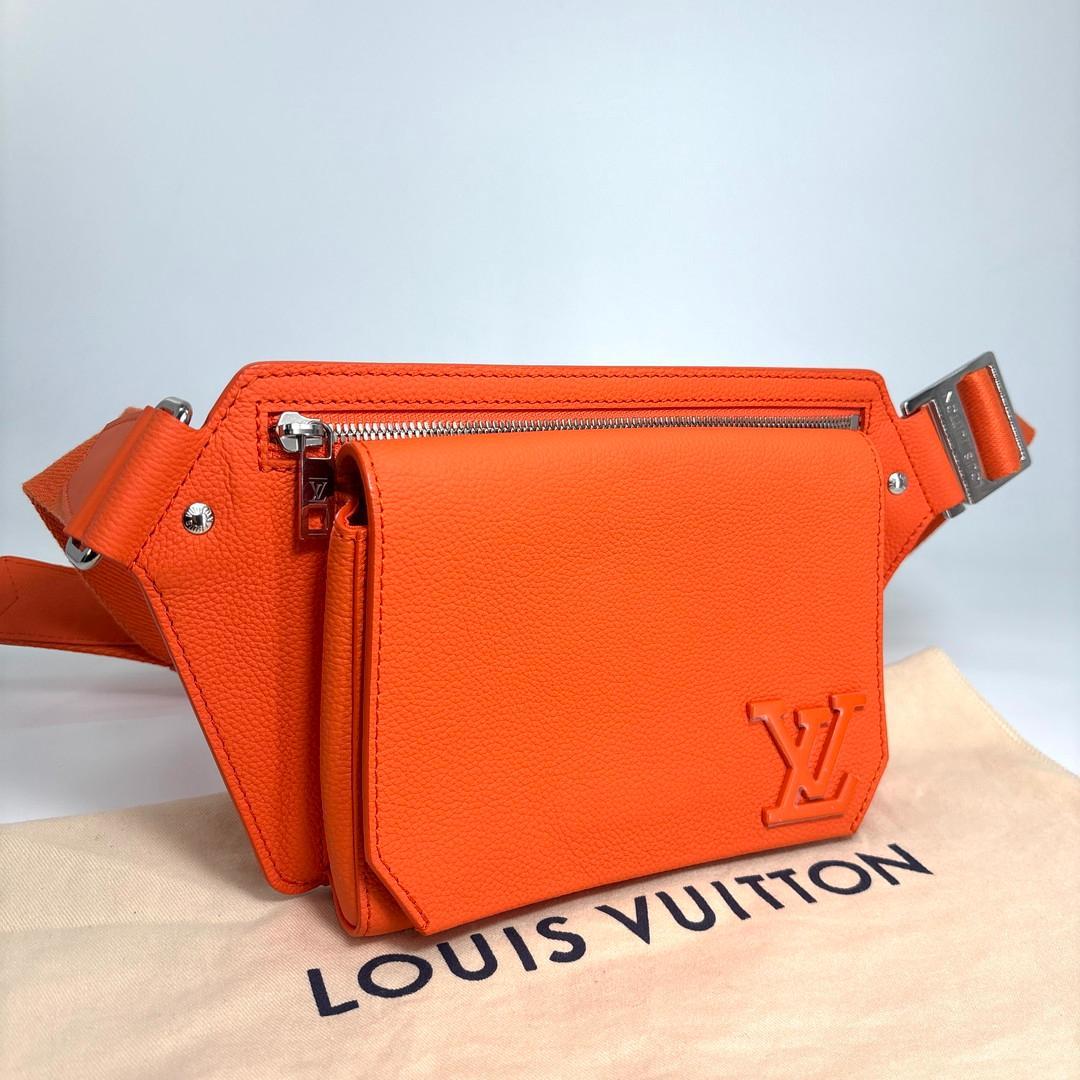 Louis Vuitton LV Aerogram Bum Bag Leather — view 3