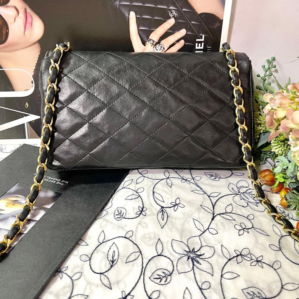 Chanel Vintage CC Logo Quilted Chain Shoulder — view 3