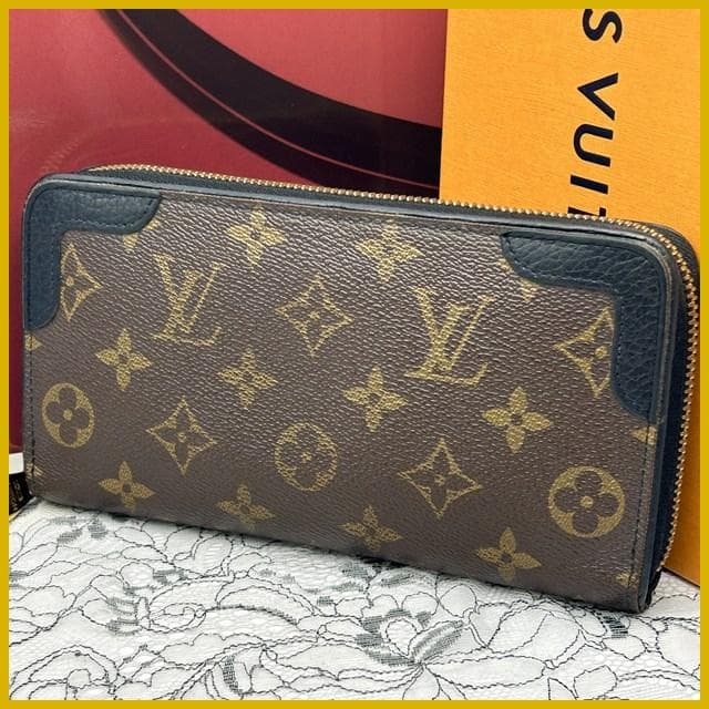 Louis Vuitton Monogram Retiro Zippy Wallet