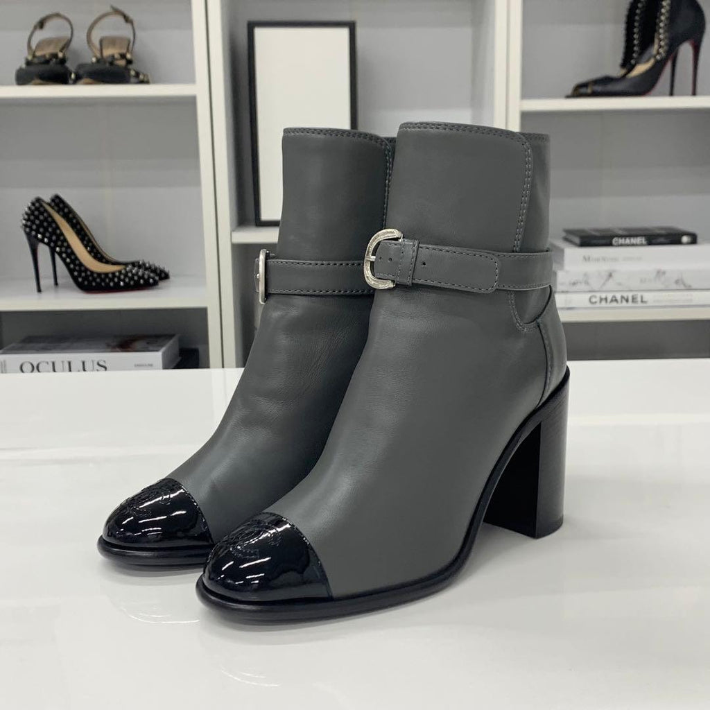 Chanel CC Logo Leather Patent Belt Short Boots Gray — view 3