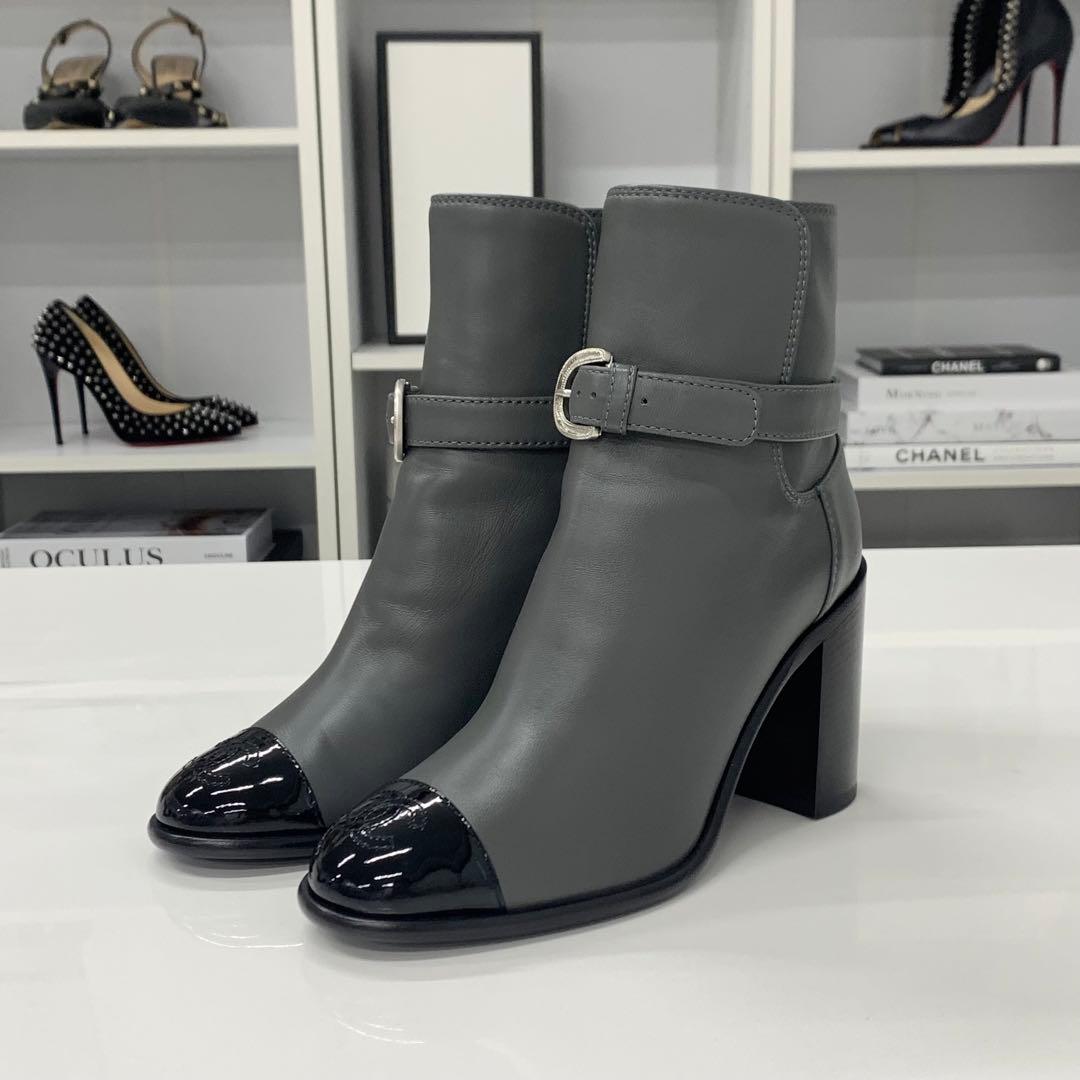 Chanel CC Logo Leather Patent Belt Short Boots Gray — view 3