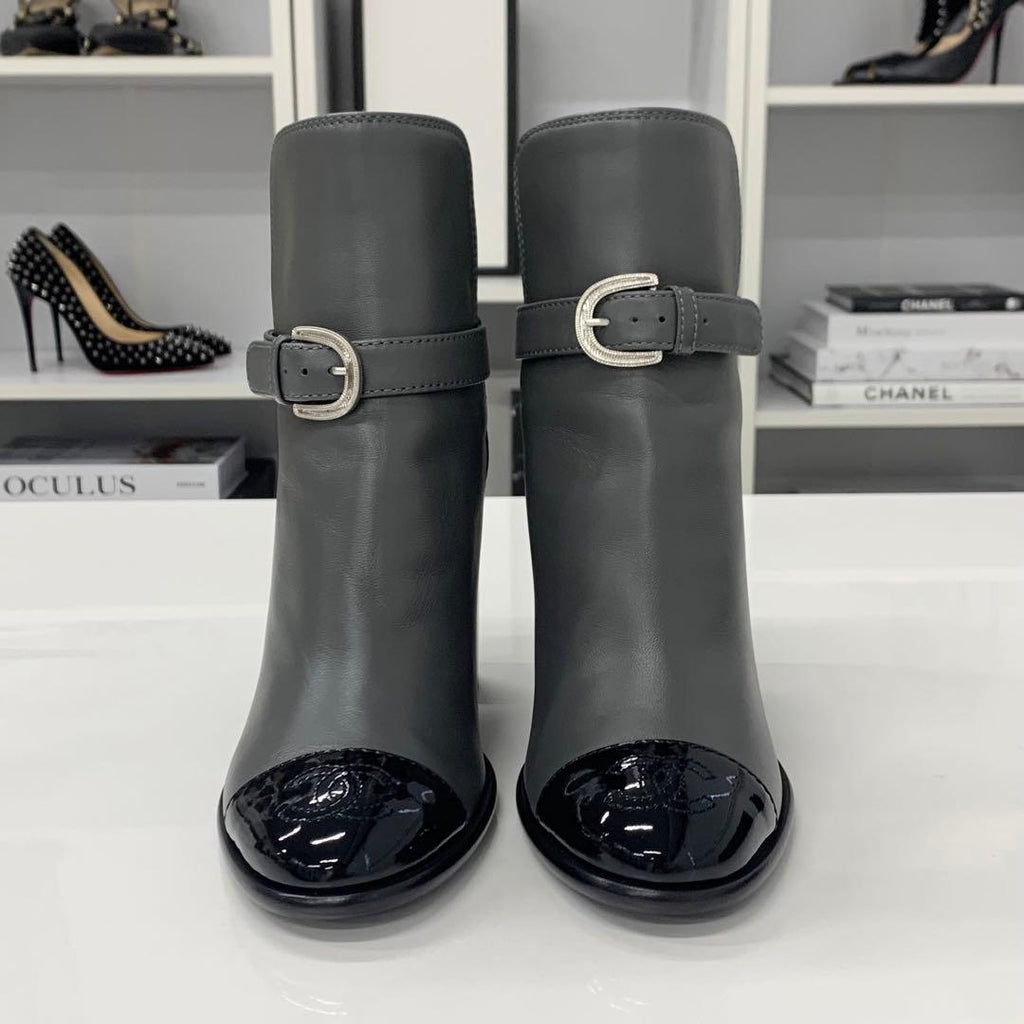 Chanel CC Logo Leather Patent Belt Short Boots Gray — view 4