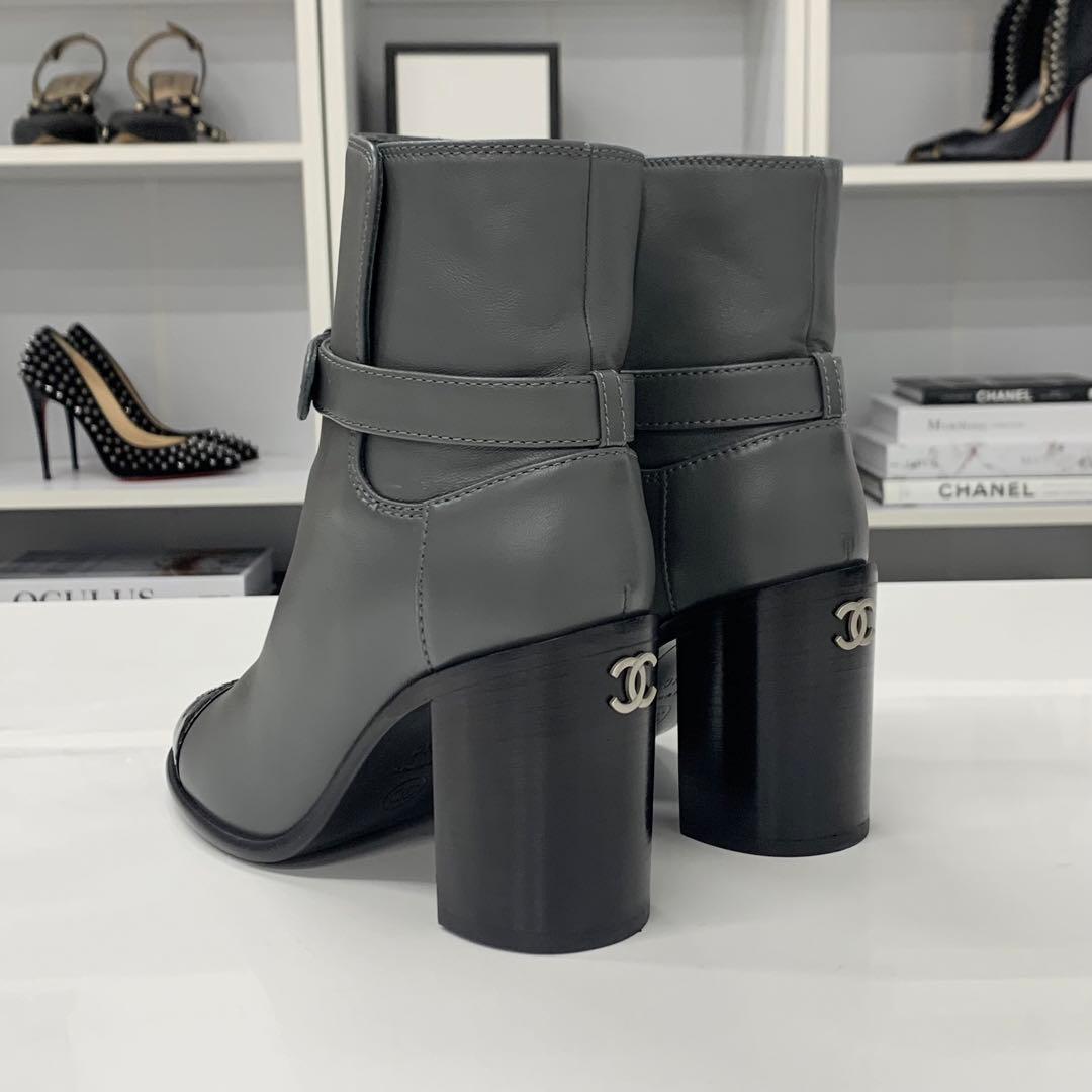 Chanel CC Logo Leather Patent Belt Short Boots Gray — view 5