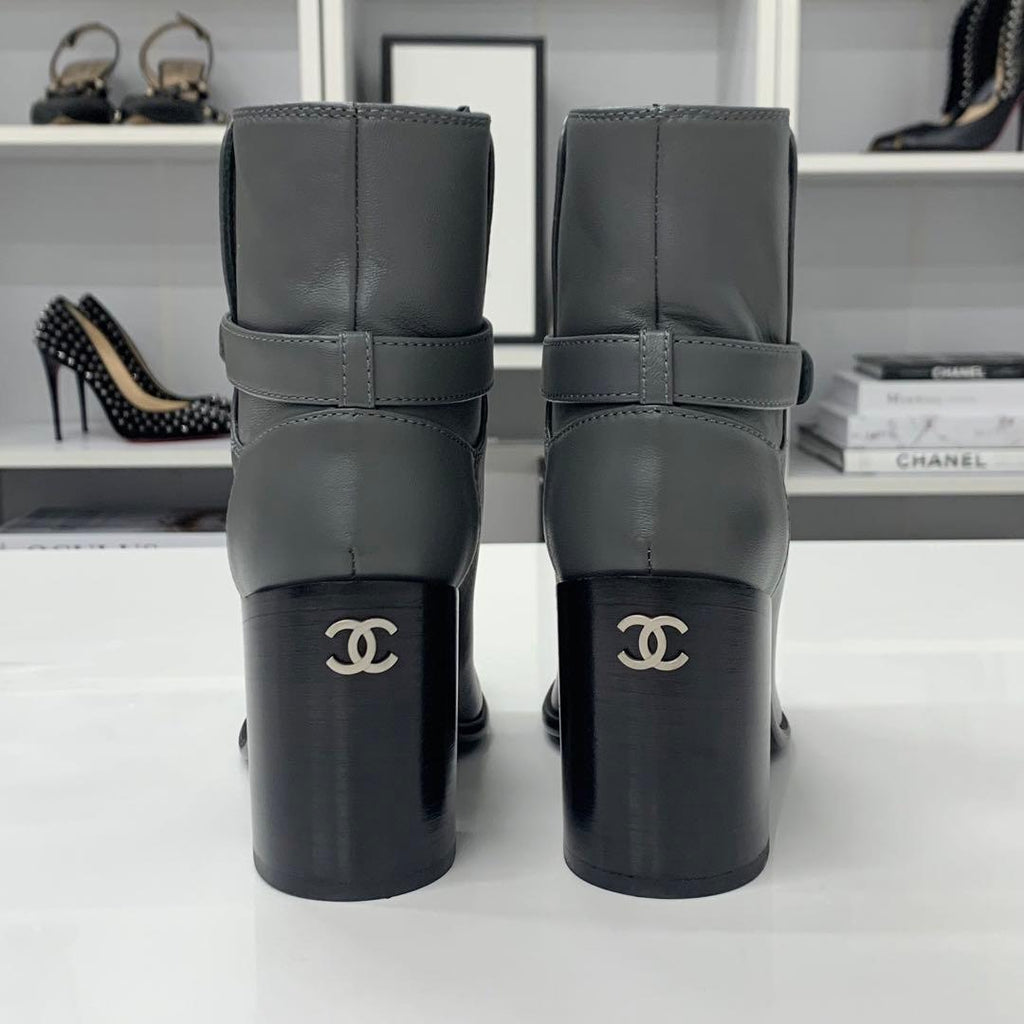 Chanel CC Logo Leather Patent Belt Short Boots Gray — view 6