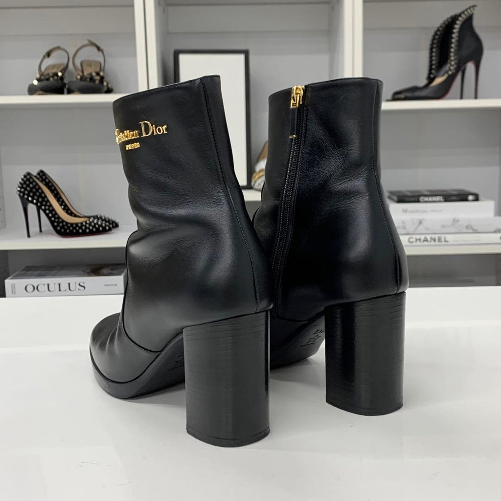 Dior D-town Leather Logo Short Boots Black — view 5