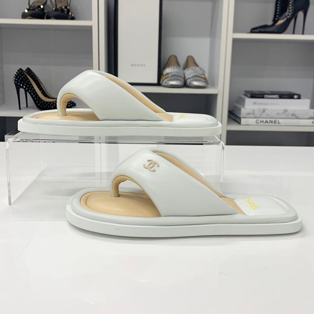 Chanel CC Logo Leather Thong Sandals White — view 3