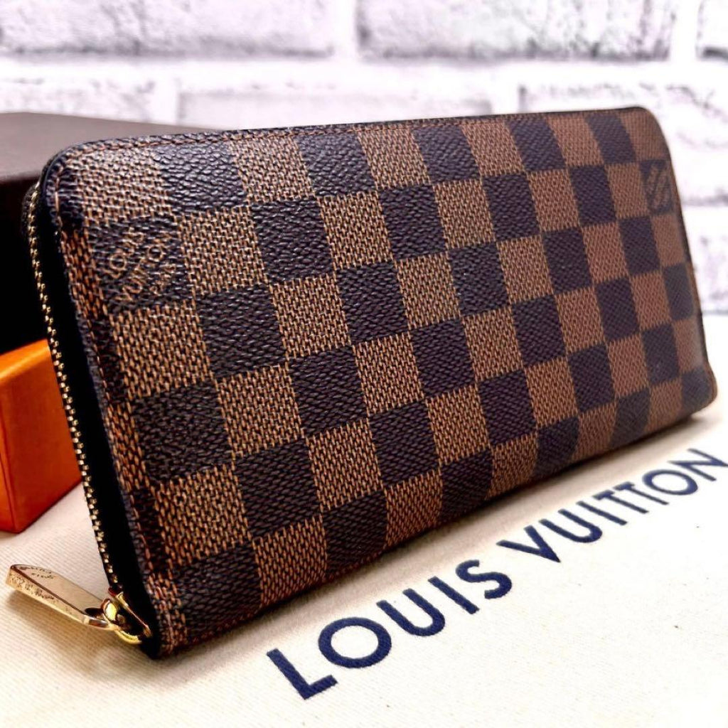 Louis Vuitton Rose Velours Zippy Wallet Damier