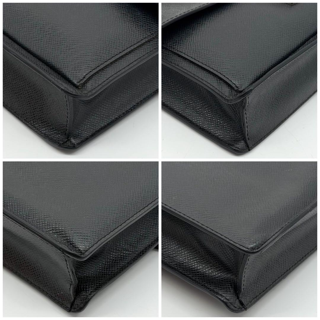 Louis Vuitton Belaia Taiga Clutch Leather — view 7