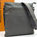 Louis Vuitton Sasha Taiga Shoulder Bag Crossbody Leather Messenger