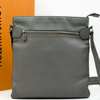 Louis Vuitton Sasha Taiga Shoulder Bag Crossbody Leather Messenger — view 2