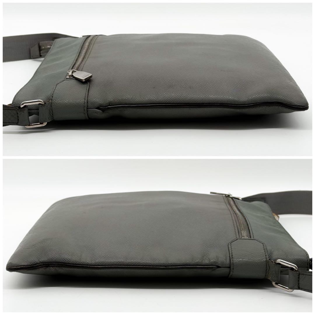 Louis Vuitton Sasha Taiga Shoulder Bag Crossbody Leather Messenger — view 6
