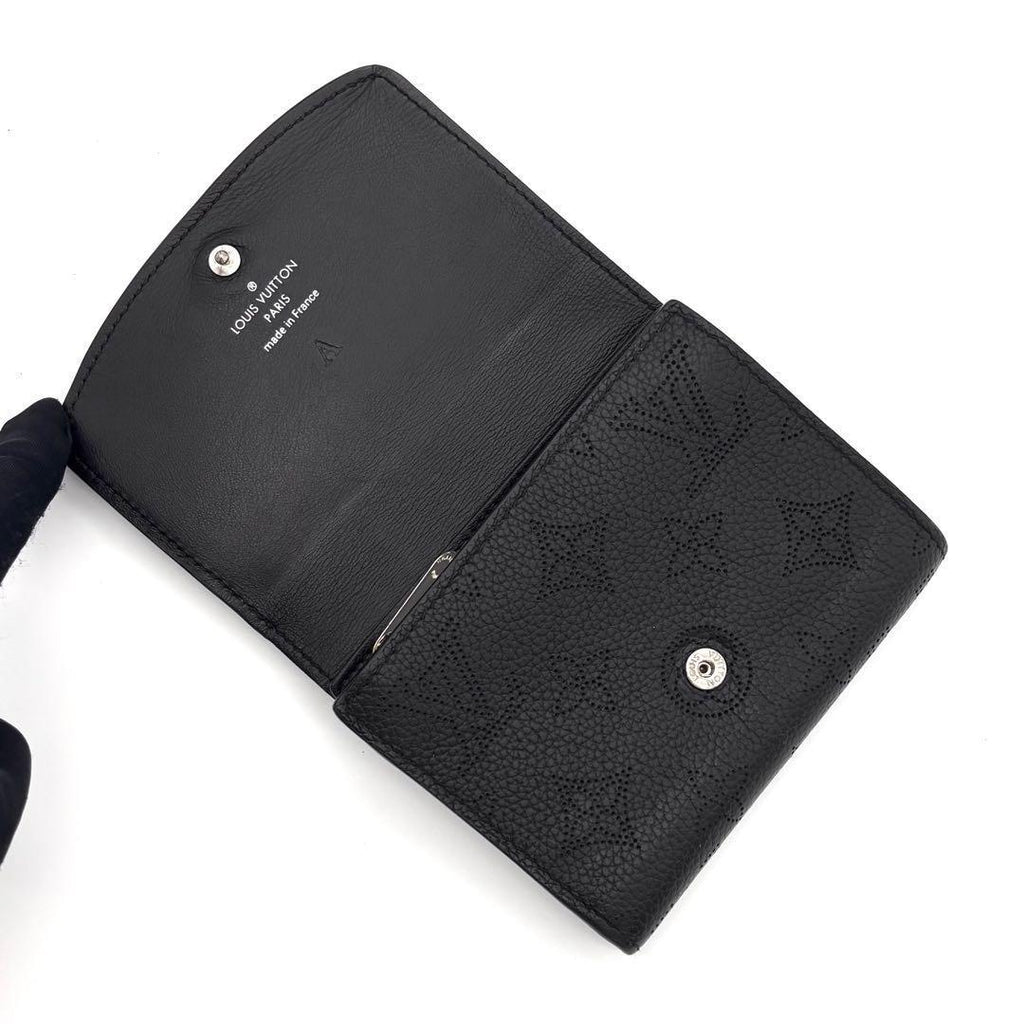 Louis Vuitton Mahina Portefeuille Iris Compact Noir Wallet — view 3