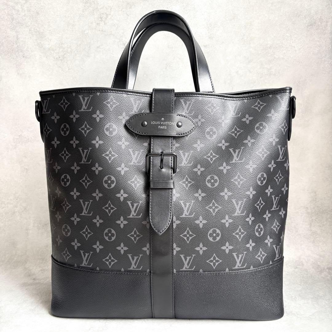 Louis Vuitton Eclipse Saumur — view 2