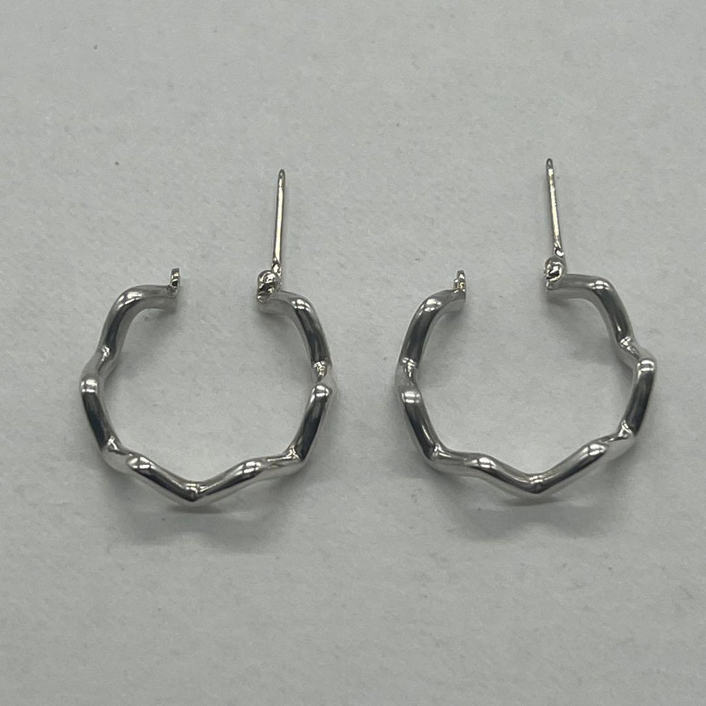 Tiffany & Co Paloma Picasso Wave Hoop Earrings Zigzag — view 7