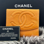 Chanel Wallet Jumbo CC Logo Caviar Snap Bifold — view 2