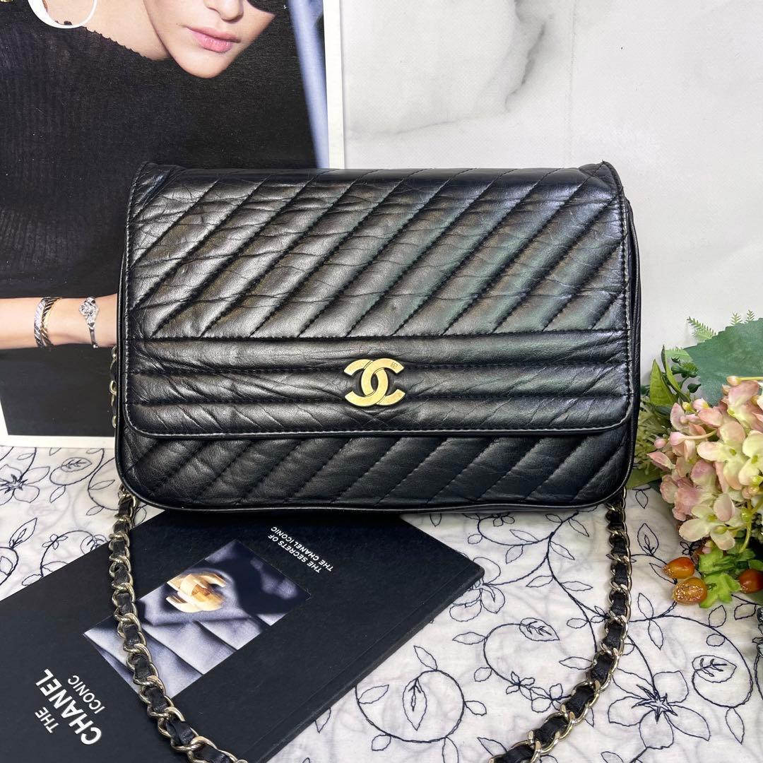Chanel Mademoiselle Shoulder Bag Black Gold — view 2