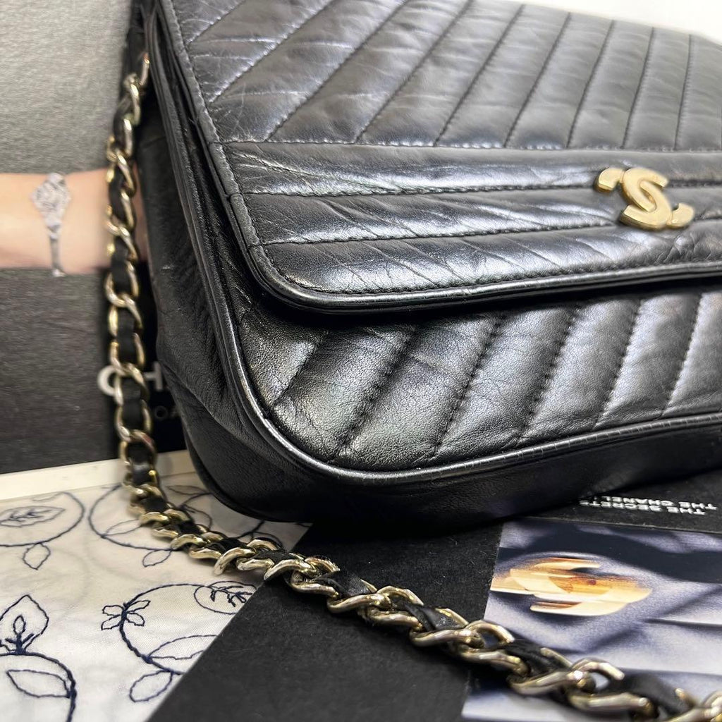Chanel Mademoiselle Shoulder Bag Black Gold — view 4