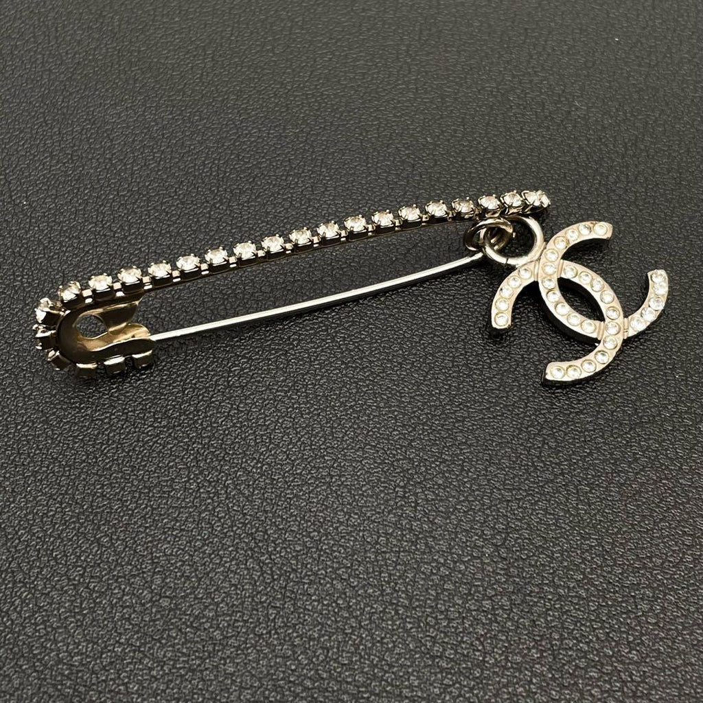 Chanel CC Logo Pin Brooch 01P Rhinestone Corsage — view 2