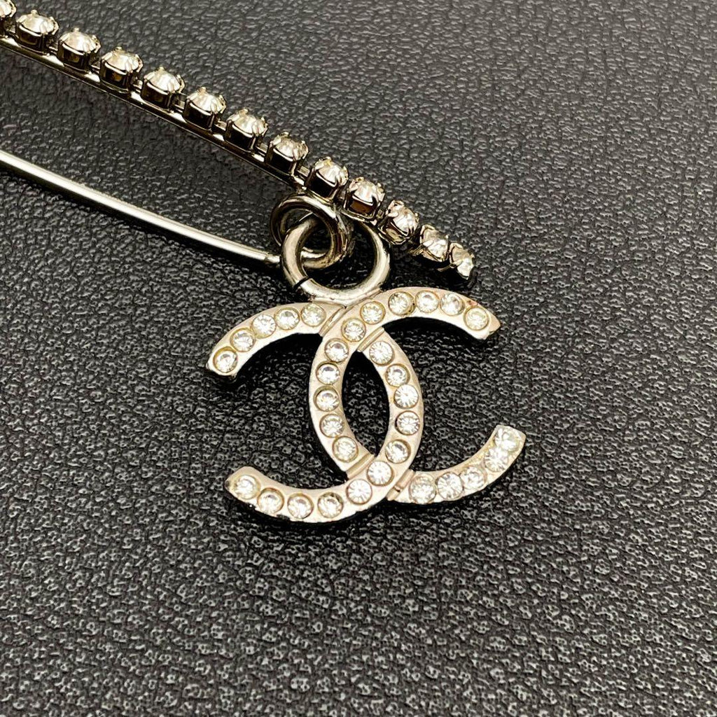 Chanel CC Logo Pin Brooch 01P Rhinestone Corsage — view 4