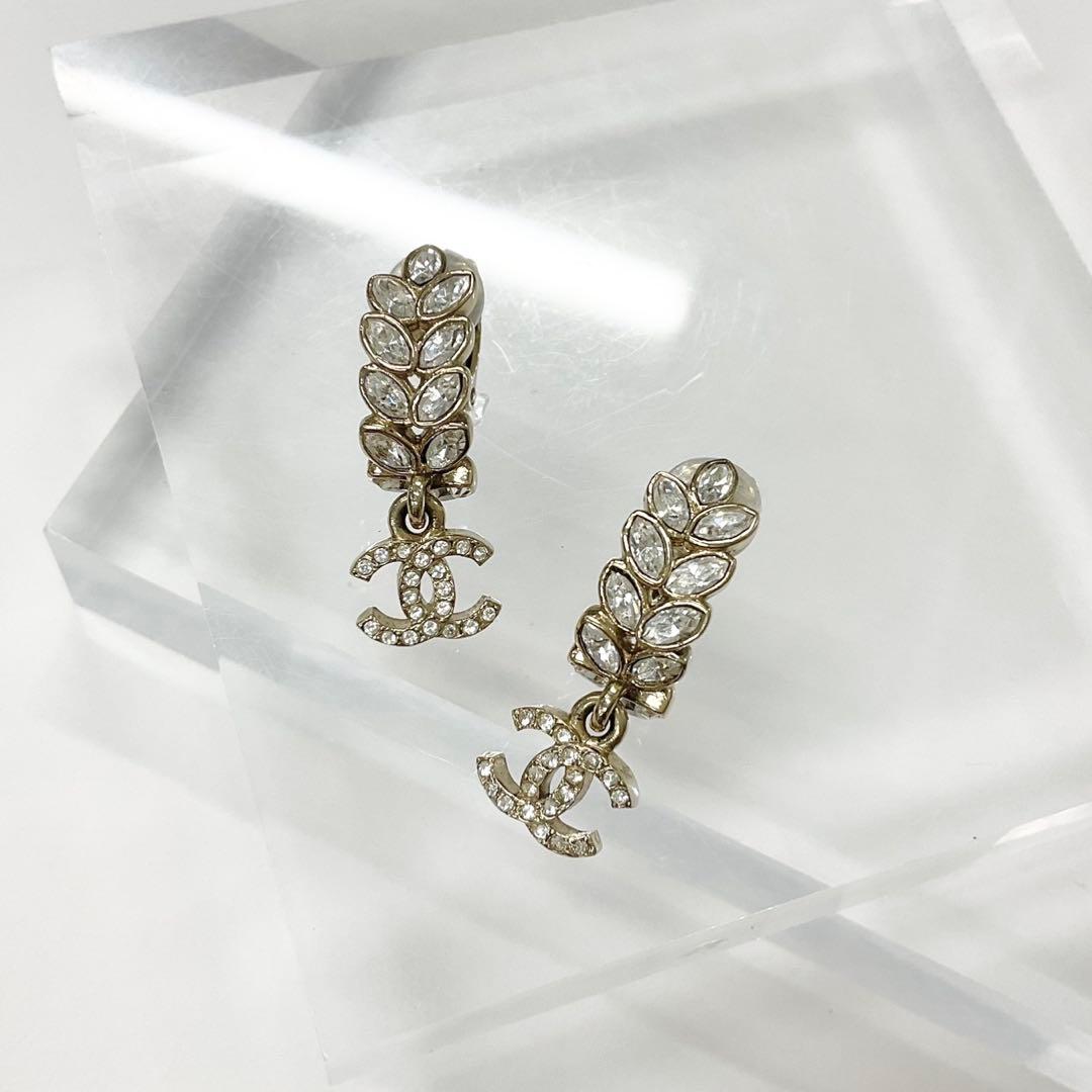 Chanel CC Logo Rhinestone Leaf Motif Earrings Gold