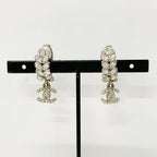 Chanel CC Logo Rhinestone Leaf Motif Earrings Gold — view 6