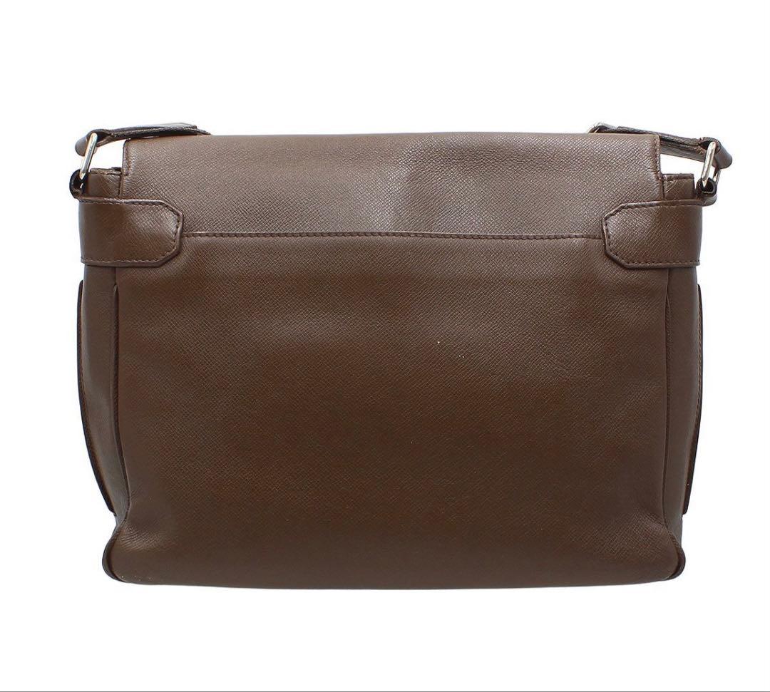 Louis Vuitton Taiga Roman Messenger — view 2