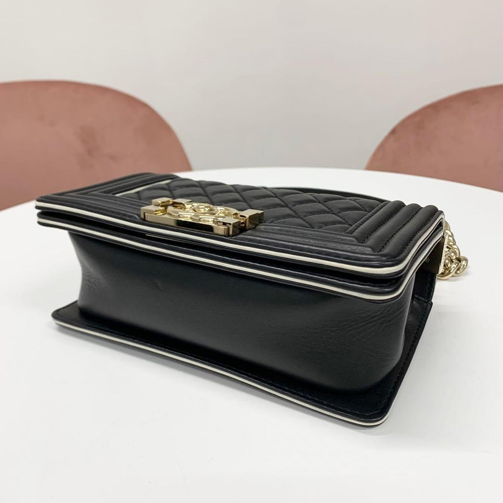 Chanel Boy 20 Quilted Lambskin Gunmetal Shoulder — view 4
