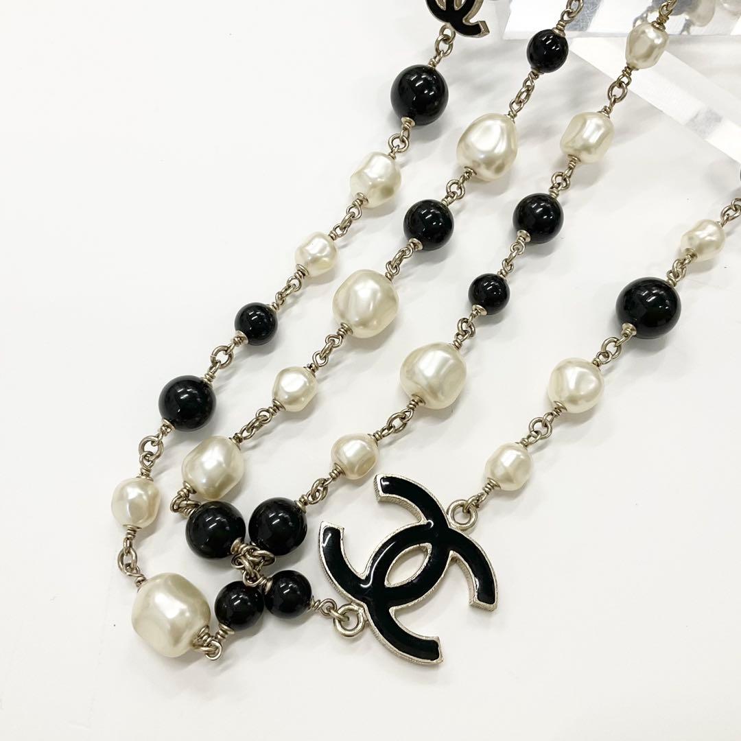 Chanel Necklace CC Logo Pearl Long Gold — view 2