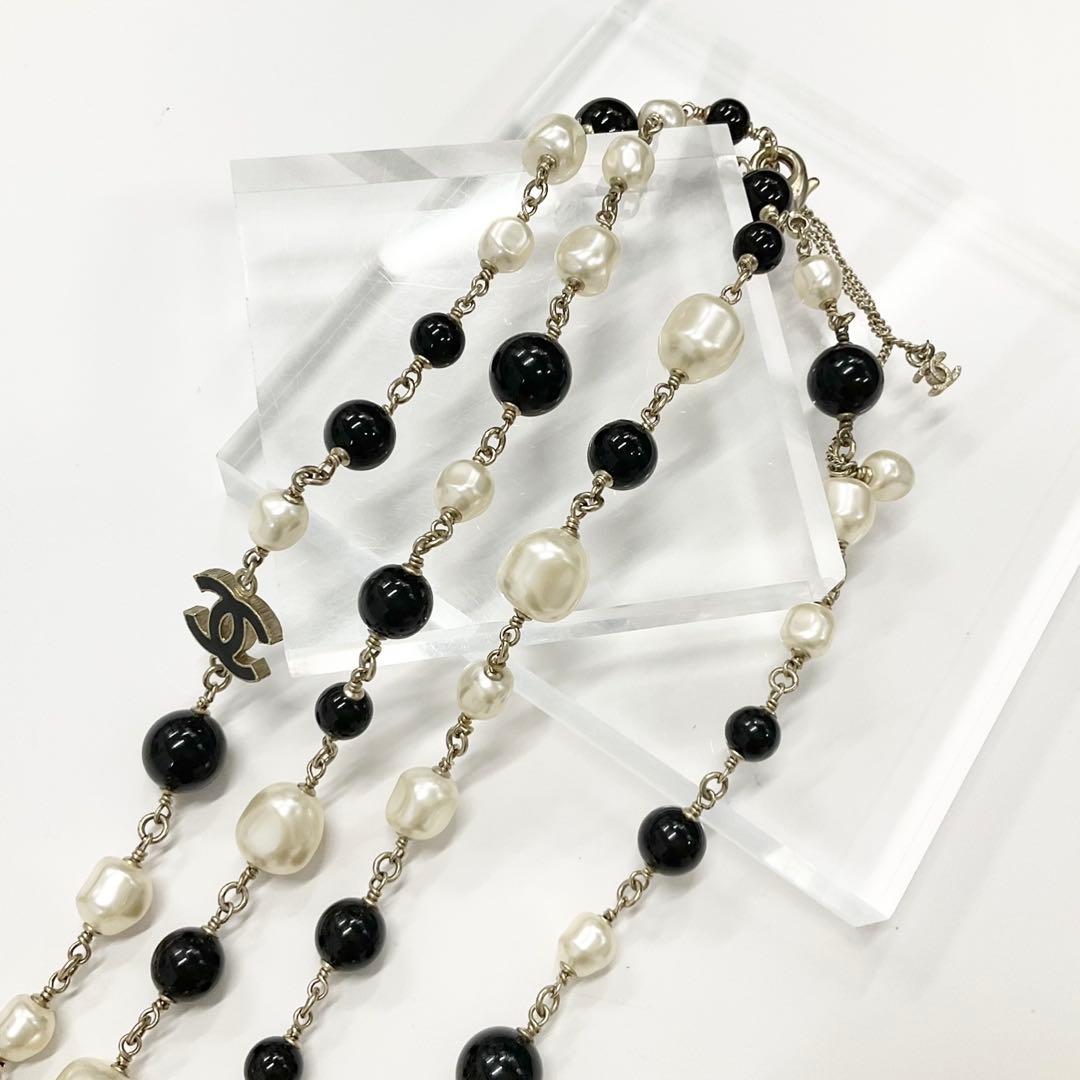 Chanel Necklace CC Logo Pearl Long Gold — view 3