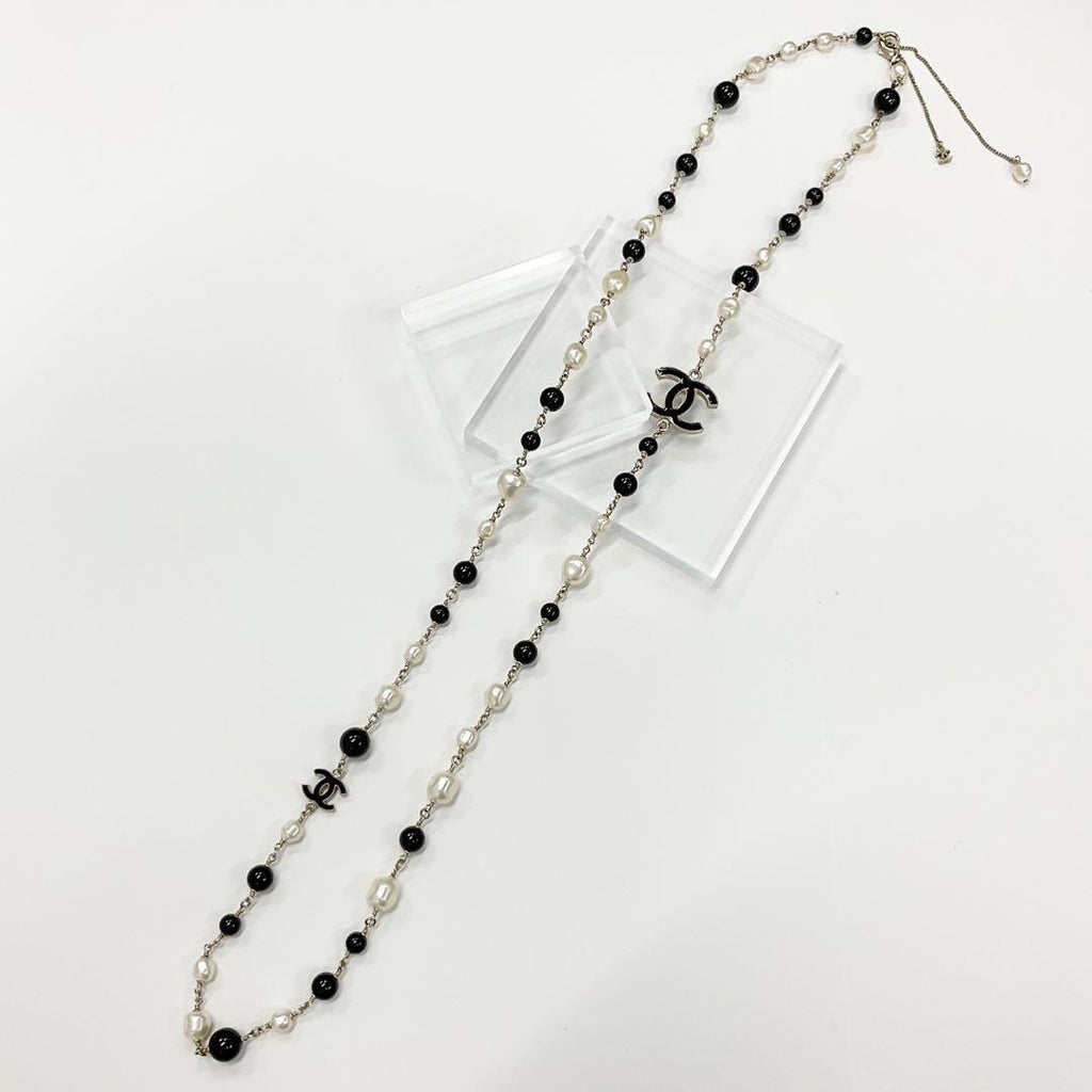 Chanel Necklace CC Logo Pearl Long Gold — view 4