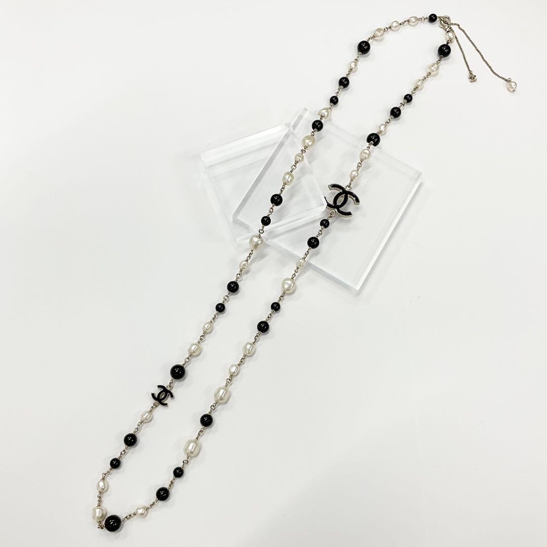Chanel Necklace CC Logo Pearl Long Gold — view 4