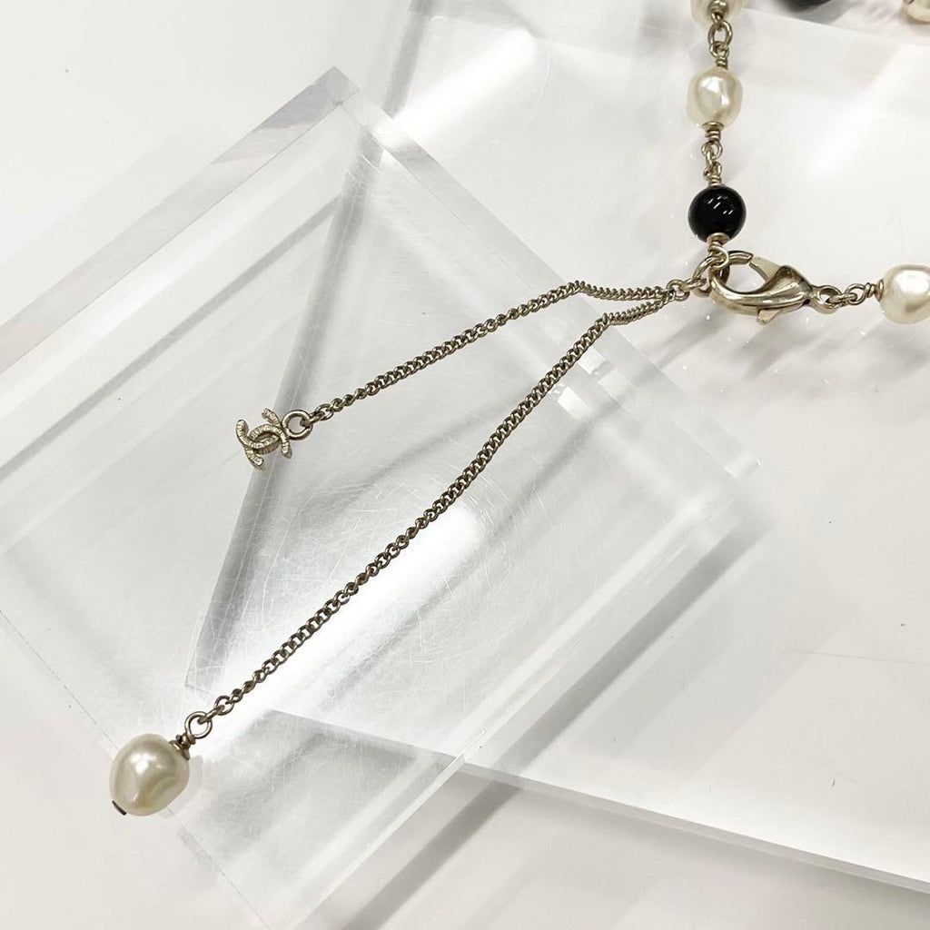 Chanel Necklace CC Logo Pearl Long Gold — view 5