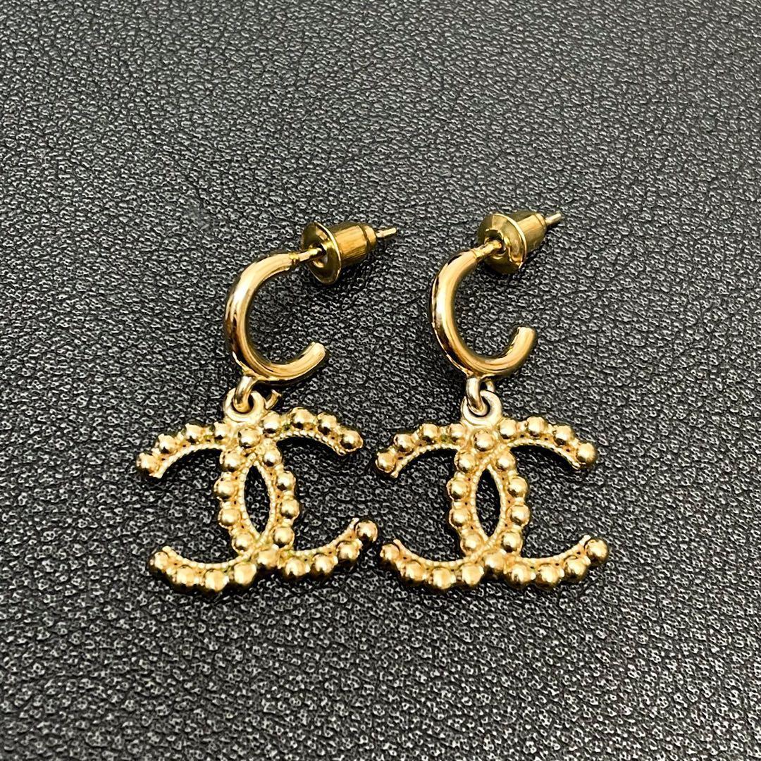 Chanel CC Logo Earrings 22c Swing Gold Icon — view 3