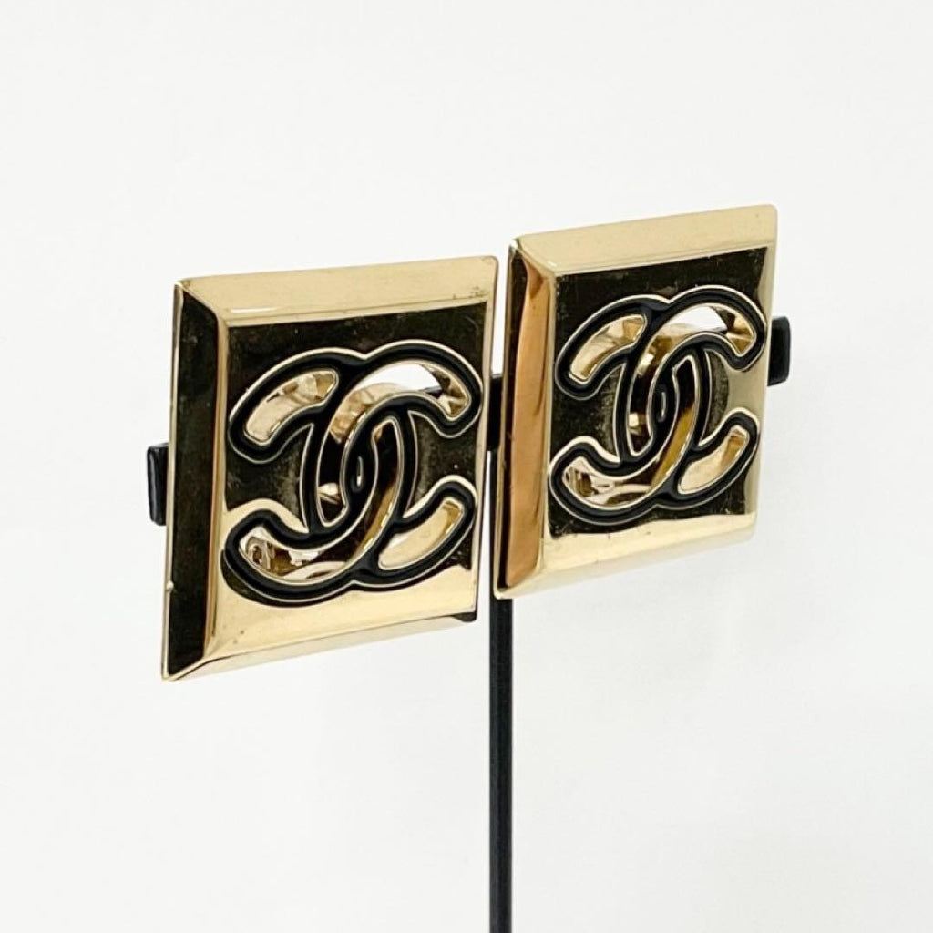 Chanel Earrings CC Logo Gold — view 7