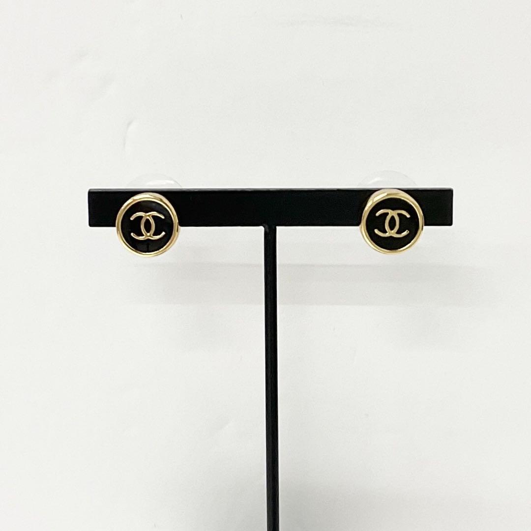Chanel Earrings CC Logo Circle Gold — view 6