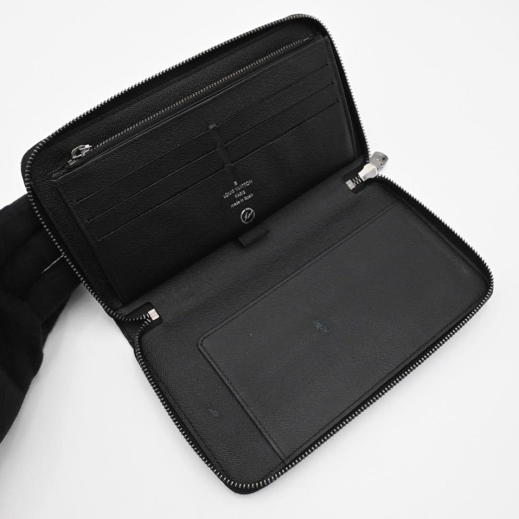 Louis Vuitton Monogram Eclipse Zippy Organizer Limited Wallet — view 3