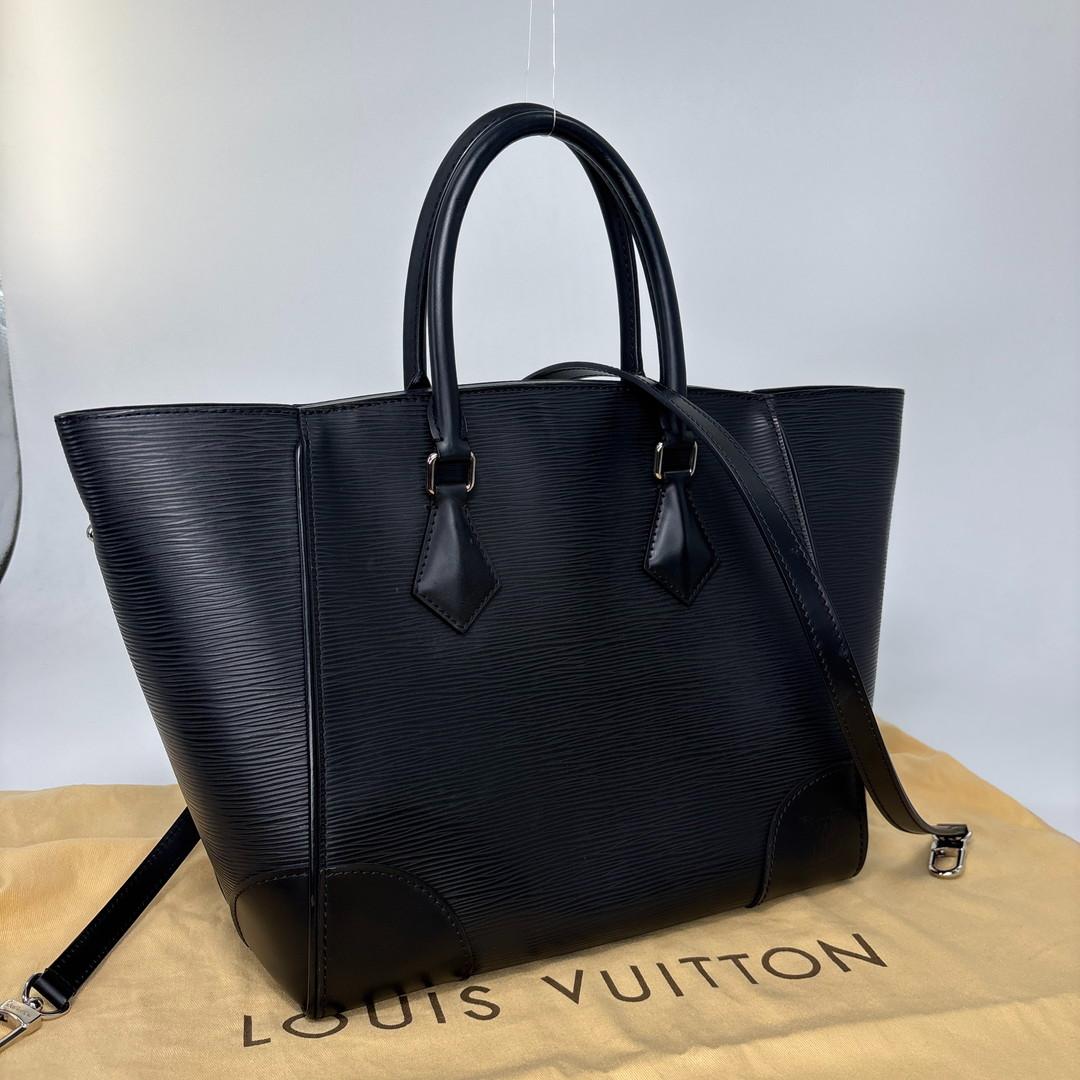 Louis Vuitton Epi Phoenix MM Black Handbag — view 3