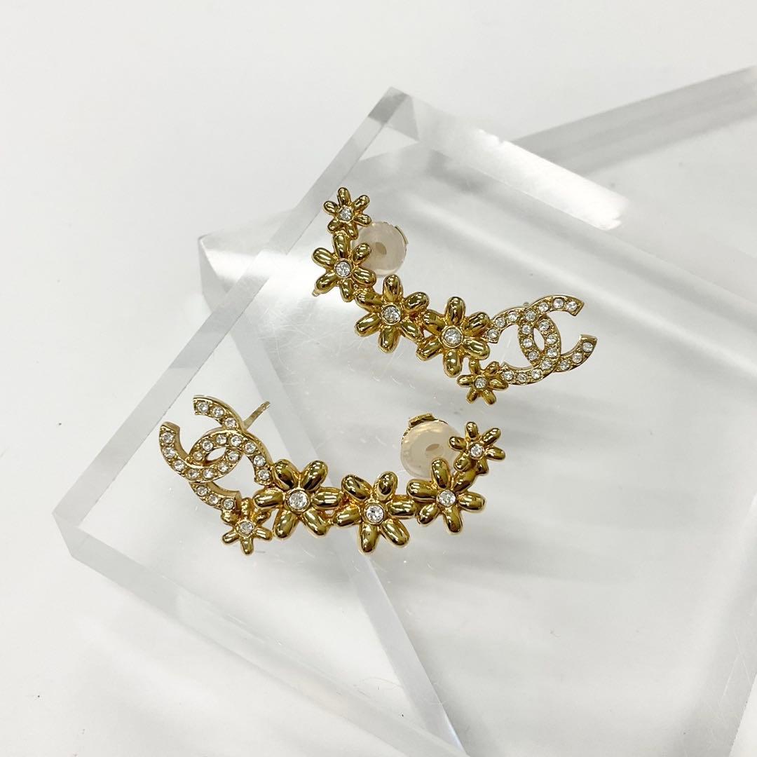 Chanel CC Logo Rhinestone Flower Motif Earrings Gold