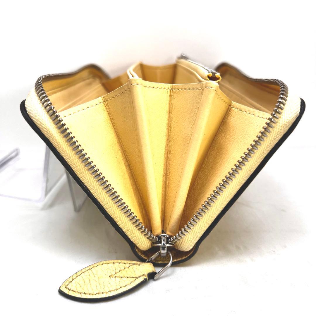 Louis Vuitton Built in Mahina Zippy Wallet Banana — view 3