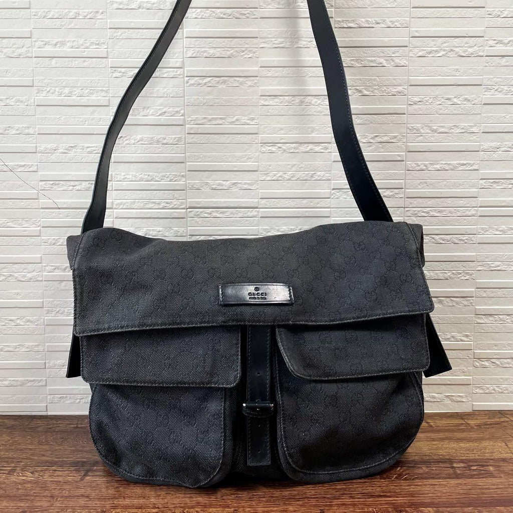 Gucci GG Canvas Leather Shoulder Bag Large Black — view 2