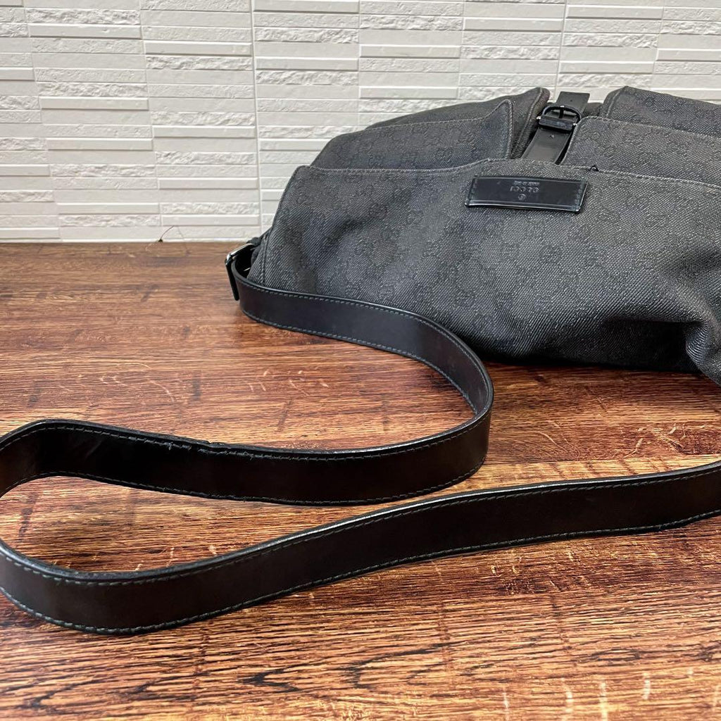 Gucci GG Canvas Leather Shoulder Bag Large Black — view 7