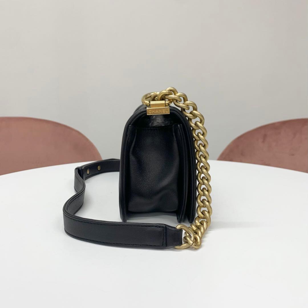 Chanel Boy 20 Quilted Lambskin Chain Shoulder — view 2