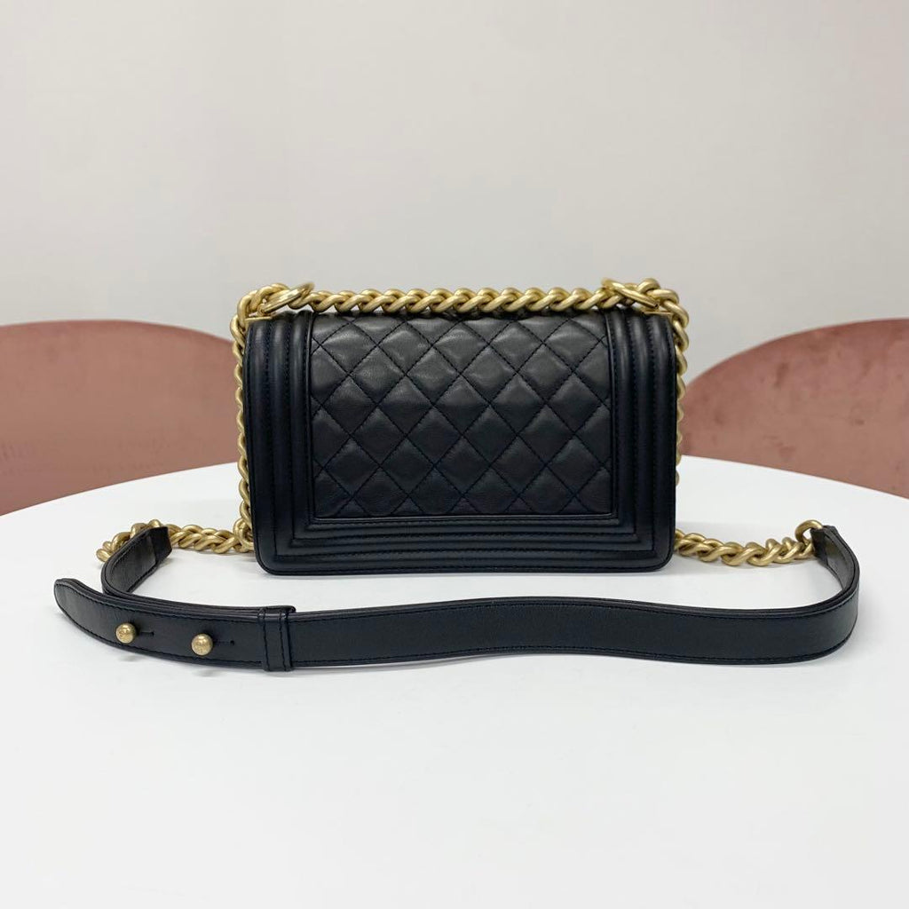 Chanel Boy 20 Quilted Lambskin Chain Shoulder — view 3