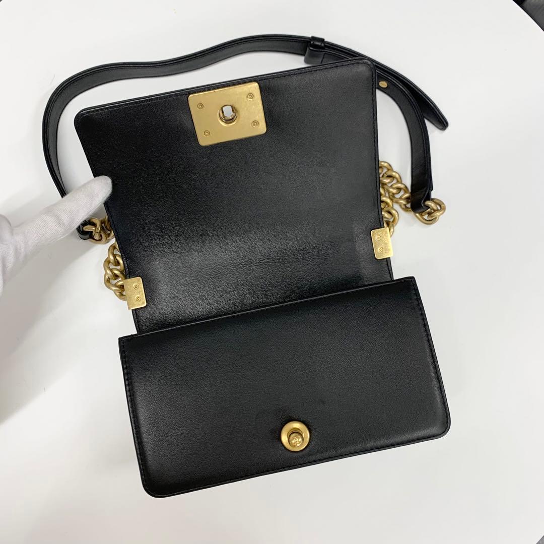 Chanel Boy 20 Quilted Lambskin Chain Shoulder — view 6